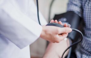 Dr. Ellen Heinitz has 20+ years of experience practicing medicine